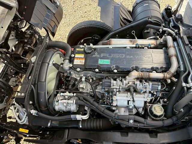 ファイター 冷蔵冷凍車Ｐ／Ｇ　未使用　６２ワイド　リアエアサス　格納ゲート　片開きサイドドア　スタンバイ　東プレＸＶ４２ＬＳＣーＴ　６ＭＴ　２２０ｐｓ　積載２．３５ｔ（20枚目）