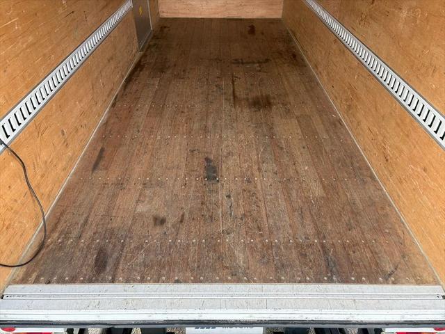 キャンター ドライバンＰ／Ｇ　自社レンタＵＰ　標準ロング　ゲート蓋　スライドサイドドア　全低床　フルハーフＤＬＫ　５ＭＴ　１５０ｐｓ　積載２ｔ（10枚目）