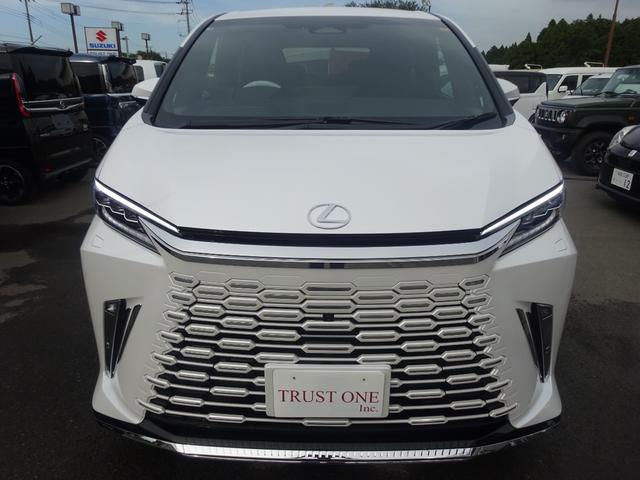 LM LM500h バージョンL 4WD 法人ワンオーナー 黒革 モデリスタエアロ&シグネチャークローム 寒冷地仕様 マークレビンソンサウンドシステム ムーンルーフ ユニバーサルステップ 14インチリアエンターテイメントシステム(2枚目)