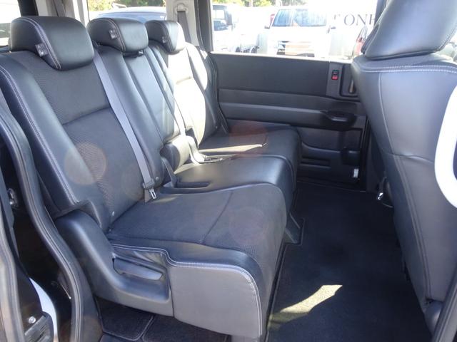 ステップワゴンスパーダ Ｚ　クールスピリット　社外１０インチフローティングナビ　フルセグＴＶ　ブルートゥース　ＨＤＭＩ　ＣＤ・ＤＶＤ　バックカメラ　両側パワースライドドア　アルパイン後席フリップダウンモニター　ＥＴＣ　キーフリー（15枚目）