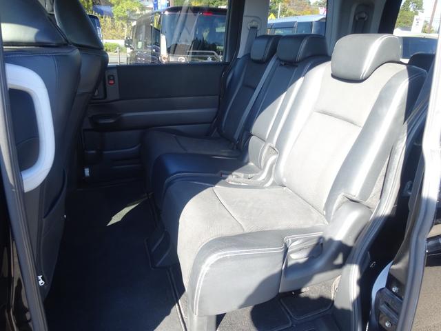 ステップワゴンスパーダ Ｚ　クールスピリット　社外１０インチフローティングナビ　フルセグＴＶ　ブルートゥース　ＨＤＭＩ　ＣＤ・ＤＶＤ　バックカメラ　両側パワースライドドア　アルパイン後席フリップダウンモニター　ＥＴＣ　キーフリー（21枚目）