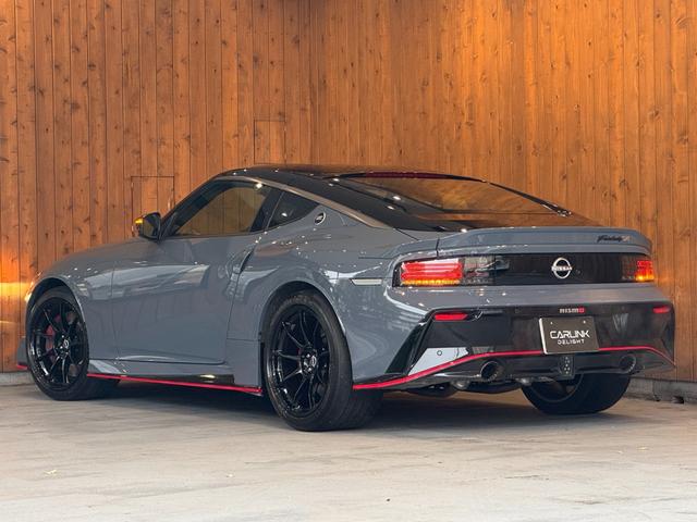 フェアレディZ ニスモ 禁煙 ワンオーナー 純正RAYS製19インチ RECARO製スポーツシート 3連メーター 9型コネクトナビ 9速オートマチック パドルシフト バックカメラ  BOSEサウンド LEDヘッドランプ(9枚目)