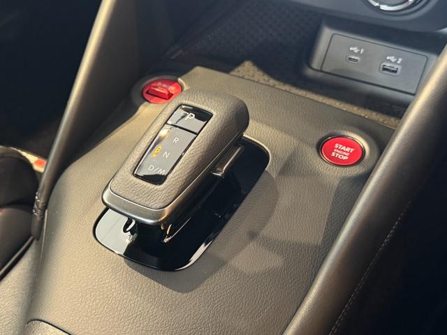 フェアレディZ ニスモ 禁煙 ワンオーナー 純正RAYS製19インチ RECARO製スポーツシート 3連メーター 9型コネクトナビ 9速オートマチック パドルシフト バックカメラ  BOSEサウンド LEDヘッドランプ(21枚目)