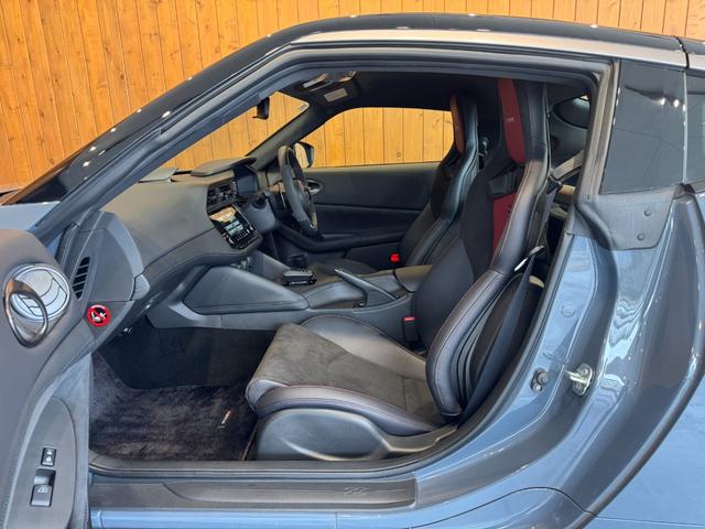 フェアレディZ ニスモ 禁煙 ワンオーナー 純正RAYS製19インチ RECARO製スポーツシート 3連メーター 9型コネクトナビ 9速オートマチック パドルシフト バックカメラ  BOSEサウンド LEDヘッドランプ(38枚目)