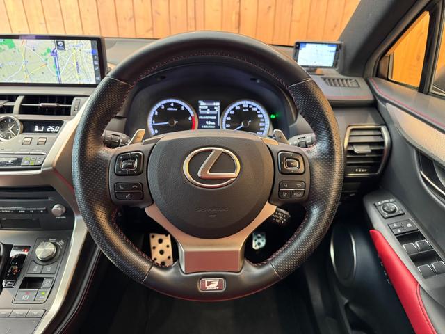 NX NX300 Fスポーツ TRDエアロ/4本出しマフラー ムーンルーフ 赤黒コンビ革シート 角型三眼LEDヘッドライト パーキングサポートブレーキ ナビ TV セーフティシステムプラス 純正18インチAW 1オーナー 禁煙(12枚目)