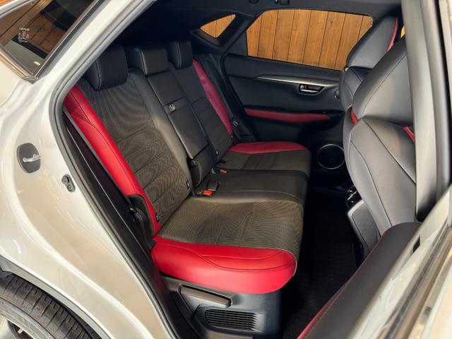 NX NX300 Fスポーツ TRDエアロ/4本出しマフラー ムーンルーフ 赤黒コンビ革シート 角型三眼LEDヘッドライト パーキングサポートブレーキ ナビ TV セーフティシステムプラス 純正18インチAW 1オーナー 禁煙(26枚目)