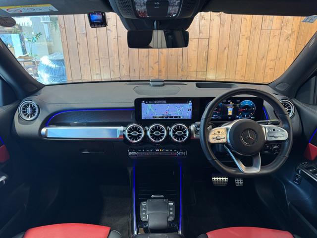 ＧＬＢ ＧＬＢ２００ｄ　ＡＭＧレザーエクスクルーシブＰ　赤黒コンビ本革シート　ＨＵＤ　ワイヤレス充電　シートヒーター　レーダーセーフティーＰＫＧ　ナビ　ＴＶ　全周囲カメラ　ＬＥＤヘッドライト　純正１９インチＡＷ　ＢＳＭ　禁煙（10枚目）