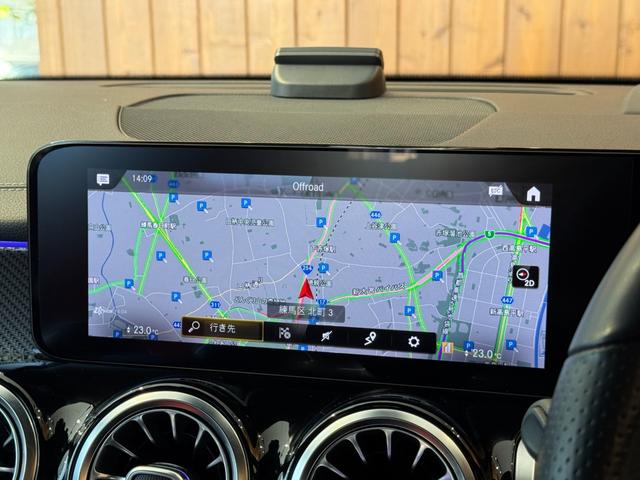 ＧＬＢ ＧＬＢ２００ｄ　ＡＭＧレザーエクスクルーシブＰ　赤黒コンビ本革シート　ＨＵＤ　ワイヤレス充電　シートヒーター　レーダーセーフティーＰＫＧ　ナビ　ＴＶ　全周囲カメラ　ＬＥＤヘッドライト　純正１９インチＡＷ　ＢＳＭ　禁煙（16枚目）
