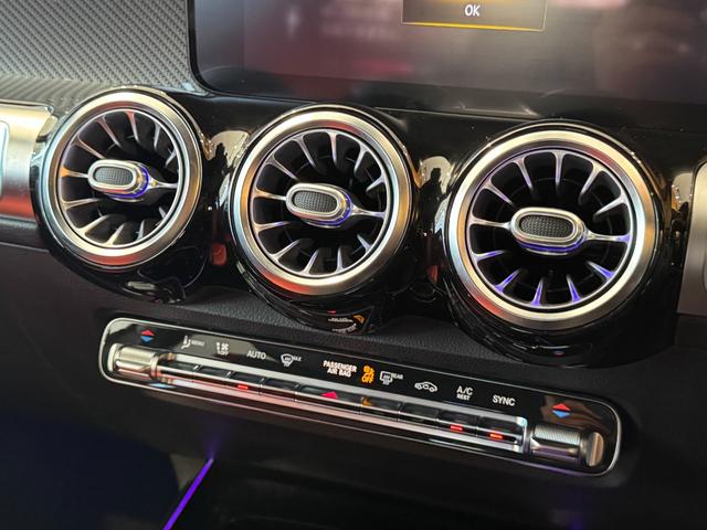 ＧＬＢ ＧＬＢ２００ｄ　ＡＭＧレザーエクスクルーシブＰ　赤黒コンビ本革シート　ＨＵＤ　ワイヤレス充電　シートヒーター　レーダーセーフティーＰＫＧ　ナビ　ＴＶ　全周囲カメラ　ＬＥＤヘッドライト　純正１９インチＡＷ　ＢＳＭ　禁煙（20枚目）