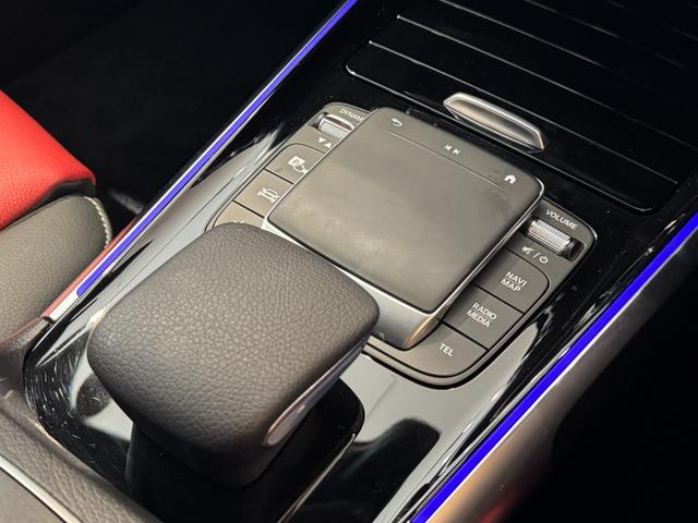 ＧＬＢ ＧＬＢ２００ｄ　ＡＭＧレザーエクスクルーシブＰ　赤黒コンビ本革シート　ＨＵＤ　ワイヤレス充電　シートヒーター　レーダーセーフティーＰＫＧ　ナビ　ＴＶ　全周囲カメラ　ＬＥＤヘッドライト　純正１９インチＡＷ　ＢＳＭ　禁煙（21枚目）