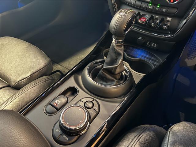 MINI クーパーSD クラブマン ACC ドライブモードセレクト インテリジェントセーフティ コンフォートアクセス ナビ Bカメラ HIDヘッドライト 純正17インチAW 禁煙(18枚目)