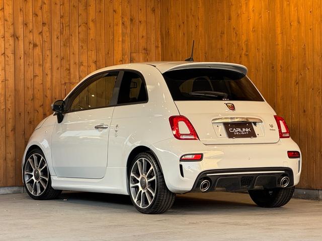 アバルト５９５ ツーリズモ　黒革シート　ディスプレイオーディオ　ＨＩＤヘッドライト　Ｂカメラ　純正１７インチＡＷ　前後ドラレコ　禁煙（7枚目）