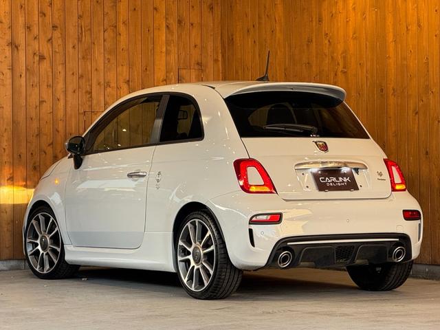 アバルト５９５ ツーリズモ　黒革シート　ディスプレイオーディオ　ＨＩＤヘッドライト　Ｂカメラ　純正１７インチＡＷ　前後ドラレコ　禁煙（9枚目）