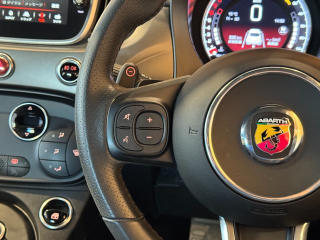 アバルト５９５ ツーリズモ　黒革シート　ディスプレイオーディオ　ＨＩＤヘッドライト　Ｂカメラ　純正１７インチＡＷ　前後ドラレコ　禁煙（13枚目）