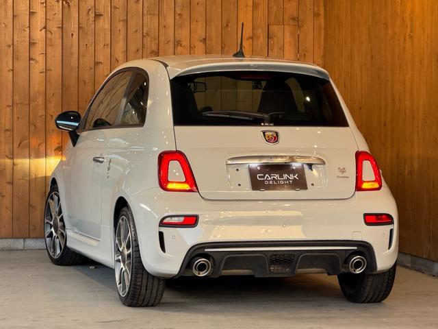 アバルト５９５ ツーリズモ　黒革シート　ディスプレイオーディオ　ＨＩＤヘッドライト　Ｂカメラ　純正１７インチＡＷ　前後ドラレコ　禁煙（30枚目）