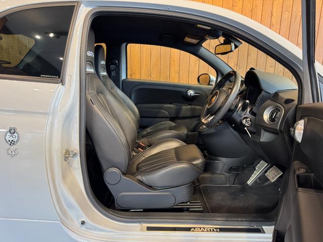 アバルト５９５ ツーリズモ　黒革シート　ディスプレイオーディオ　ＨＩＤヘッドライト　Ｂカメラ　純正１７インチＡＷ　前後ドラレコ　禁煙（37枚目）