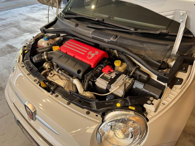 アバルト５９５ ツーリズモ　黒革シート　ディスプレイオーディオ　ＨＩＤヘッドライト　Ｂカメラ　純正１７インチＡＷ　前後ドラレコ　禁煙（45枚目）