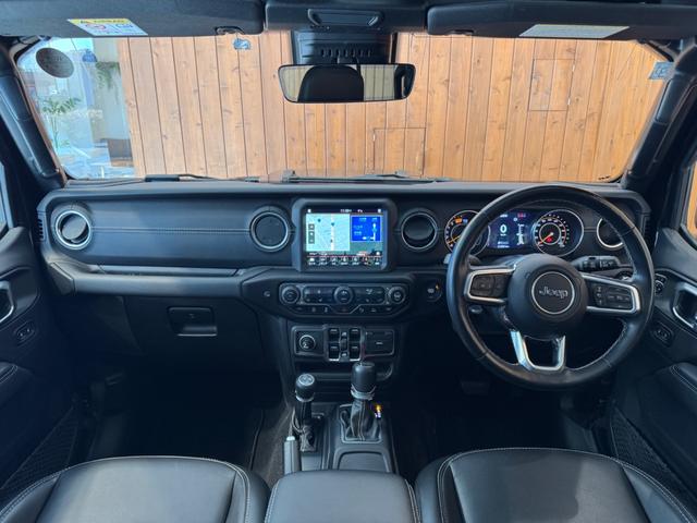 ジープ・ラングラーアンリミテッド サハラ 黒革シート ナビ TV Bカメラ 純正18インチAW LEDヘッドライト 衝突回避 ACC BSM シートヒーター ステアリングヒーター 1オーナー 禁煙(10枚目)