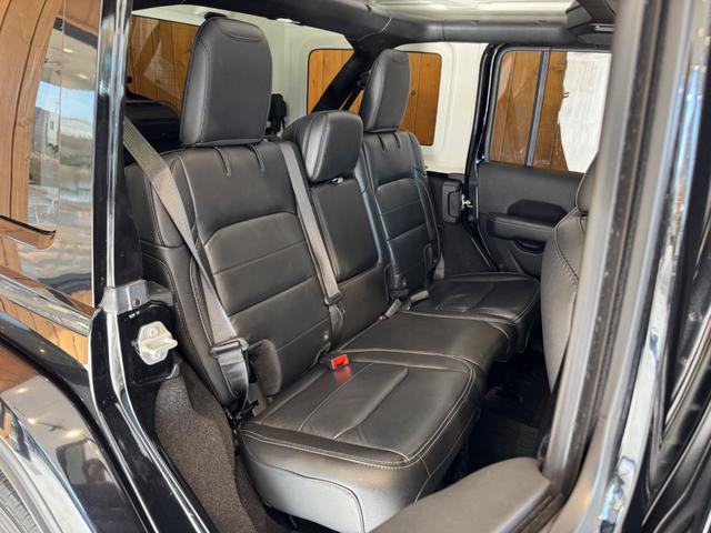 ジープ・ラングラーアンリミテッド サハラ 黒革シート ナビ TV Bカメラ 純正18インチAW LEDヘッドライト 衝突回避 ACC BSM シートヒーター ステアリングヒーター 1オーナー 禁煙(22枚目)