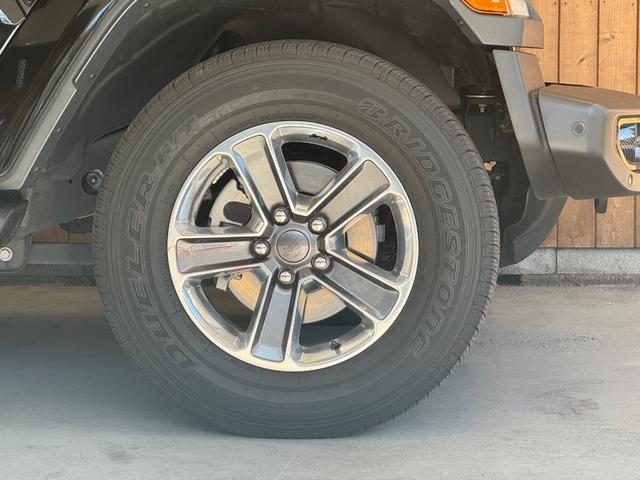 ジープ・ラングラーアンリミテッド サハラ 黒革シート ナビ TV Bカメラ 純正18インチAW LEDヘッドライト 衝突回避 ACC BSM シートヒーター ステアリングヒーター 1オーナー 禁煙(29枚目)