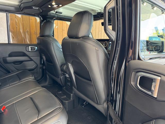 ジープ・ラングラーアンリミテッド サハラ 黒革シート ナビ TV Bカメラ 純正18インチAW LEDヘッドライト 衝突回避 ACC BSM シートヒーター ステアリングヒーター 1オーナー 禁煙(35枚目)