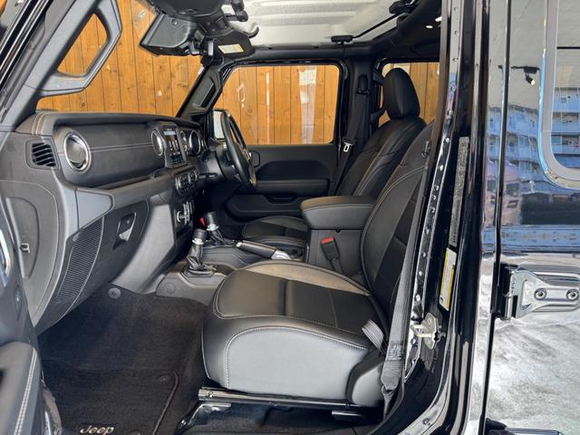 ジープ・ラングラーアンリミテッド サハラ 黒革シート ナビ TV Bカメラ 純正18インチAW LEDヘッドライト 衝突回避 ACC BSM シートヒーター ステアリングヒーター 1オーナー 禁煙(36枚目)