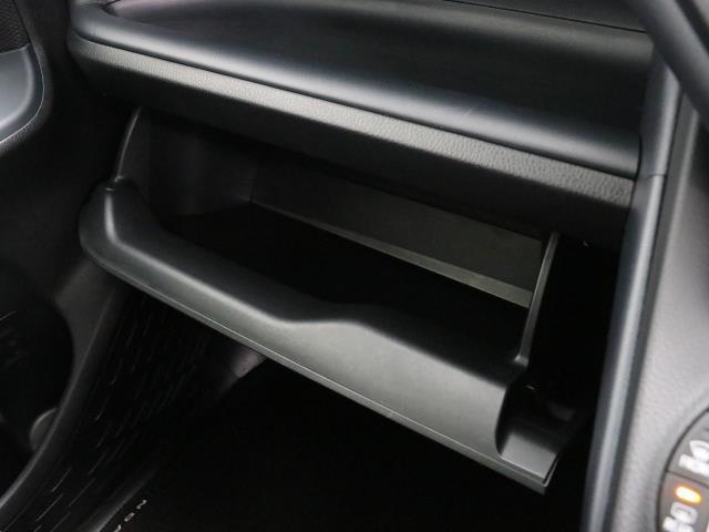 X 8人乗・CDラジオ・ETC・ワイヤレスキー・LED式ヘッドライト・記録簿・修復歴車・トヨタロングラン保証付(9枚目)