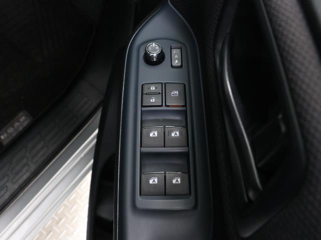 X 8人乗・CDラジオ・ETC・ワイヤレスキー・LED式ヘッドライト・記録簿・修復歴車・トヨタロングラン保証付(10枚目)