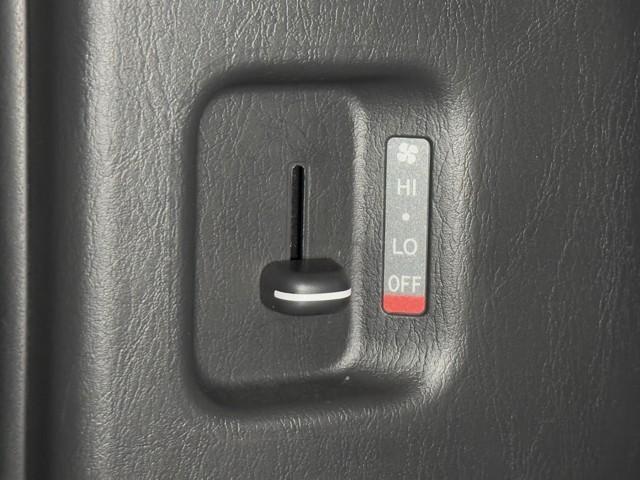 ハイエースバン ロングスーパーＧＬ　ダブルエアコン　ＬＥＤヘッド　運転席エアバッグ　ドラレコ　イモビライザー　オートエアコン　フルセグテレビ　フルタイム４ＷＤ　メモリナビ　パワーステアリング　スマ－トキー　ＥＴＣ車載器　キーレス　ＡＢＳ（12枚目）