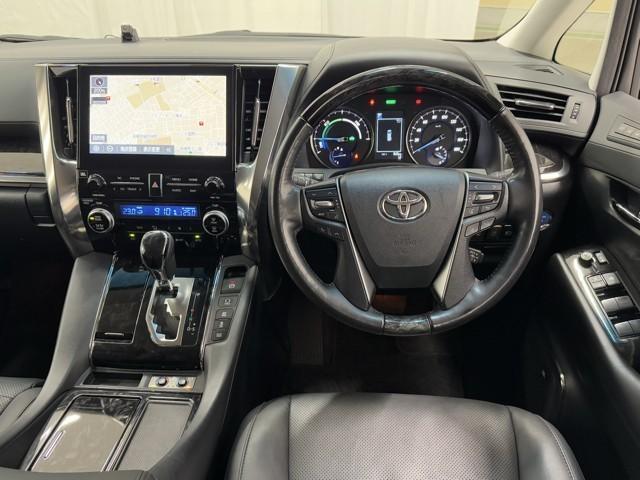 アルファードハイブリッド SR Cパッケージ 点検記録簿 エアロ バックモニター オートエアコン LED 横滑り防止機能 ABS イモビ AC100V電源 アルミ ドライブレコーダー ナビ&TV 4WD ミュージックプレイヤー接続可 3列シート(4枚目)