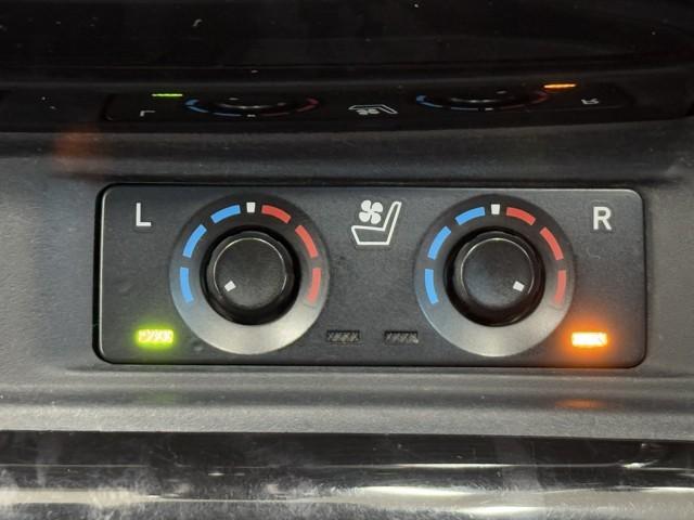 アルファードハイブリッド SR Cパッケージ 点検記録簿 エアロ バックモニター オートエアコン LED 横滑り防止機能 ABS イモビ AC100V電源 アルミ ドライブレコーダー ナビ&TV 4WD ミュージックプレイヤー接続可 3列シート(16枚目)