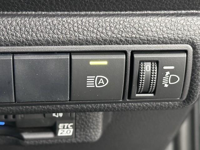 カローラツーリング ハイブリッド　ダブルバイビー　追突軽減ブレーキ　バックモニタ　横滑防止　エアロ　スマキー　ＬＥＤライト　Ａストップ　デュアルエアバッグ　エアコン　オートクルーズ　サイドエアバッグ　ＥＴＣ付　ナビ　ＰＳ　キーフリー　ＡＢＳ　ワンオナ（14枚目）