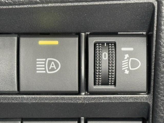 ヴォクシー ハイブリッドS-Z パワーウィンドウ DVD再生機能 インテリキー 横滑防止装置 地デジTV アクティブクルーズコントロール 1オナ フルオートエアコン リアカメラ エアバッグ ABS 100V充電 ナビTV WAC(10枚目)