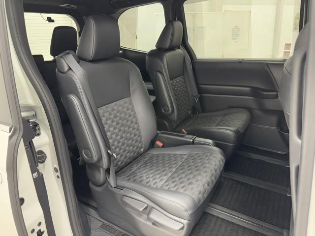 ヴォクシー ハイブリッドS-Z パワーウィンドウ DVD再生機能 インテリキー 横滑防止装置 地デジTV アクティブクルーズコントロール 1オナ フルオートエアコン リアカメラ エアバッグ ABS 100V充電 ナビTV WAC(17枚目)