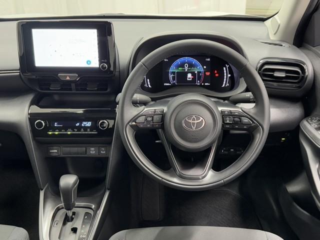 ヤリスクロス Ｇ　ＥＴＣ装備　リヤカメラ　スマートエントリー　イモビライザー　オートエアコン　アルミホイール　キーレス　パワーウィンドウ　クルコン　ＡＢＳ　ドライブレコーダー　エアバッグ　パワーステアリング（4枚目）