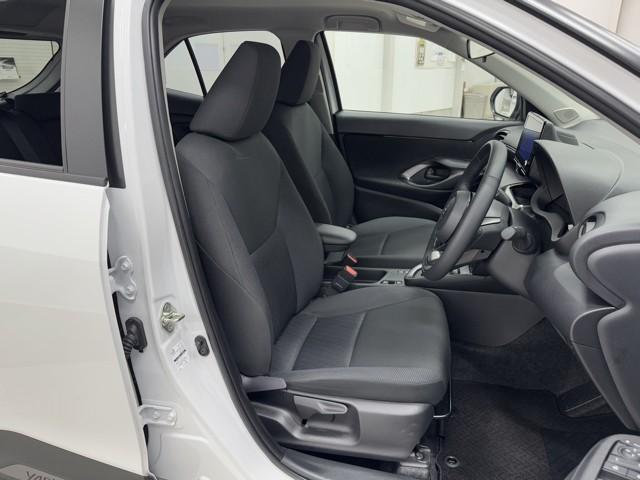 ヤリスクロス Ｇ　ＥＴＣ装備　リヤカメラ　スマートエントリー　イモビライザー　オートエアコン　アルミホイール　キーレス　パワーウィンドウ　クルコン　ＡＢＳ　ドライブレコーダー　エアバッグ　パワーステアリング（14枚目）