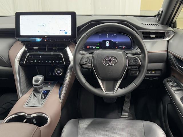 ハリアーハイブリッド Ｚ　レザーパッケージ　パノラマサンルーフ　地デジ　横滑防止　盗難防止システム　Ｂモニター　革　ＬＥＤライト　パワーウィンドウ　クルコン　スマートキ－　助手席エアバック　パワーシート　エアバッグ　点検記録簿　オートエアコン（4枚目）