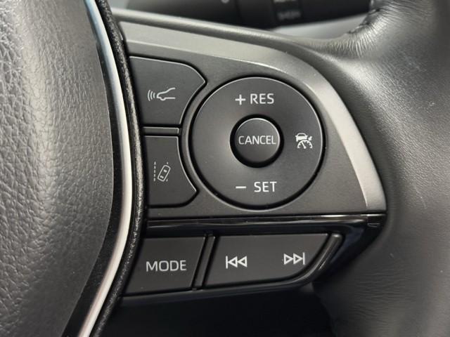 ハリアーハイブリッド Ｚ　レザーパッケージ　パノラマサンルーフ　地デジ　横滑防止　盗難防止システム　Ｂモニター　革　ＬＥＤライト　パワーウィンドウ　クルコン　スマートキ－　助手席エアバック　パワーシート　エアバッグ　点検記録簿　オートエアコン（10枚目）