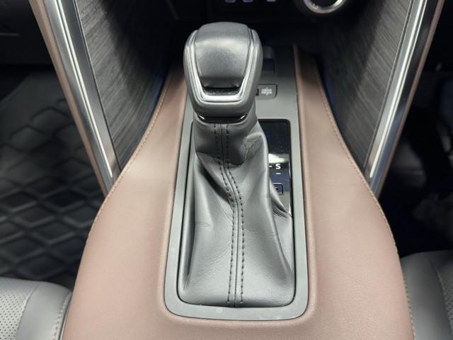 ハリアーハイブリッド Ｚ　レザーパッケージ　パノラマサンルーフ　地デジ　横滑防止　盗難防止システム　Ｂモニター　革　ＬＥＤライト　パワーウィンドウ　クルコン　スマートキ－　助手席エアバック　パワーシート　エアバッグ　点検記録簿　オートエアコン（11枚目）