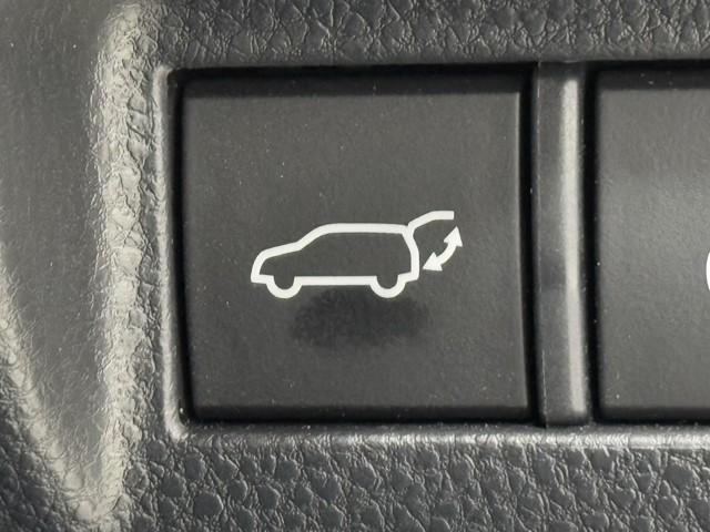 ハリアーハイブリッド Ｚ　レザーパッケージ　パノラマサンルーフ　地デジ　横滑防止　盗難防止システム　Ｂモニター　革　ＬＥＤライト　パワーウィンドウ　クルコン　スマートキ－　助手席エアバック　パワーシート　エアバッグ　点検記録簿　オートエアコン（18枚目）