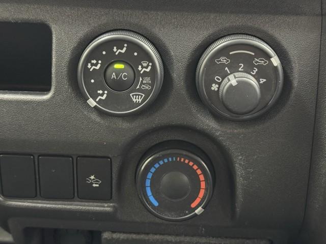ハイエースバン ロングＤＸ　ブレーキサポート　リアカメラ　ＰＷ　運転席エアバッグ　ナビテレビ　横滑り防止　整備点検記録簿　イモビ付　パワーステアリング　エアコン　ミュージックプレイヤー接続可　ＡＢＳ　キーレス　ワンセグテレビ（10枚目）