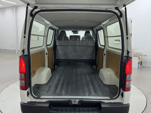 ハイエースバン ロングＤＸ　ブレーキサポート　リアカメラ　ＰＷ　運転席エアバッグ　ナビテレビ　横滑り防止　整備点検記録簿　イモビ付　パワーステアリング　エアコン　ミュージックプレイヤー接続可　ＡＢＳ　キーレス　ワンセグテレビ（16枚目）
