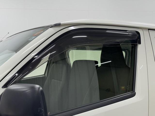 ハイエースバン ロングＤＸ　ブレーキサポート　リアカメラ　ＰＷ　運転席エアバッグ　ナビテレビ　横滑り防止　整備点検記録簿　イモビ付　パワーステアリング　エアコン　ミュージックプレイヤー接続可　ＡＢＳ　キーレス　ワンセグテレビ（18枚目）