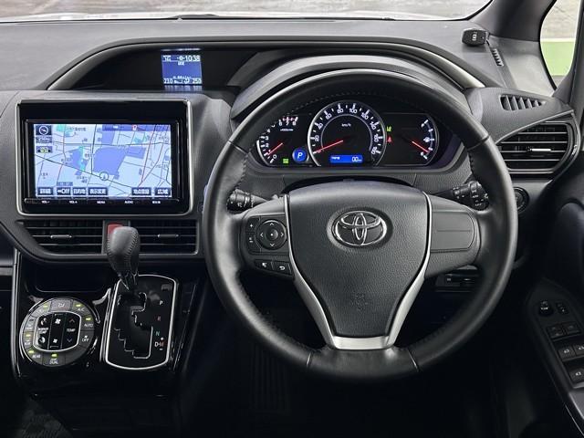 ヴォクシー ＺＳ　煌ＩＩ　スマートキー・プッシュスタート　バックガイドモニター　セキュリティアラーム　両側パワスラドア　１オーナー　ＥＴＣ車載器　地デジテレビ　ＶＳＣ　ＬＥＤライト　助手席エアバック　キーレスエントリー　ＡＣ（4枚目）