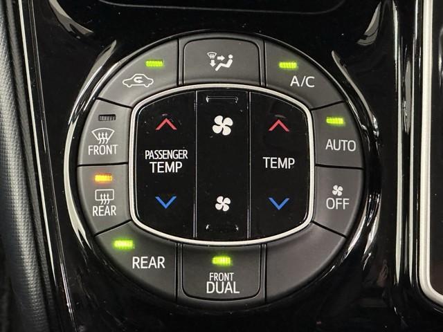 ヴォクシー ＺＳ　煌ＩＩ　スマートキー・プッシュスタート　バックガイドモニター　セキュリティアラーム　両側パワスラドア　１オーナー　ＥＴＣ車載器　地デジテレビ　ＶＳＣ　ＬＥＤライト　助手席エアバック　キーレスエントリー　ＡＣ（10枚目）