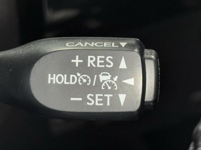 プリウス Ｓ　１００Ｖ　取説記録簿　アイスト　ＥＳＣ　スマートキ－　メモリーナビゲーション　ＬＥＤヘッドライト　ＥＴＣ車載器　フルオートエアコン　ナビ　クルーズコントロール　エアバッグ　イモビ　パワーウインドウ（9枚目）