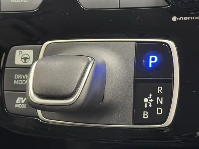 アクア Z エアロ LEDヘッドライト スマートキー 100V電源 イモビライザー アルミホイール ドライブレコーダー オートクルーズコントロール 点検記録簿 フルセグTV エアコン ESC ナビ&TV ETC(10枚目)