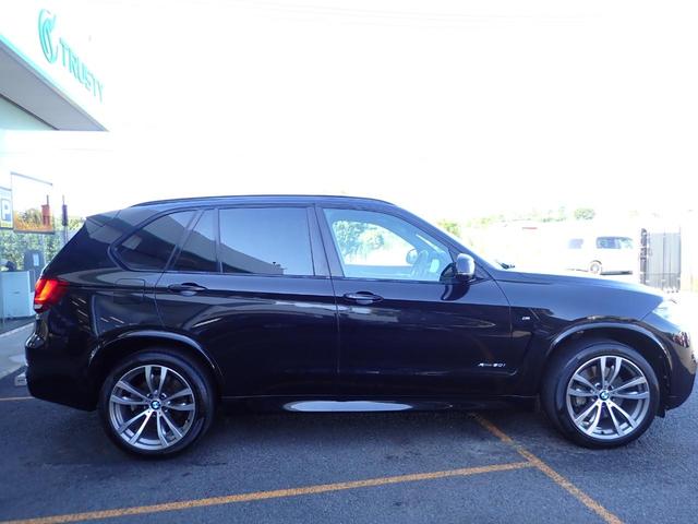 Ｘ５ ｘＤｒｉｖｅ　５０ｉ　Ｍスポーツ　パノラマサンルーフ　ブラックレザー　全席シートヒーター　ソフトクローズドア　衝突軽減ブレーキ　パワーリヤゲート　パドルシフト　全周囲カメラ　フルセグＴＶ　ドライブレコーダー　電動テールゲート（10枚目）