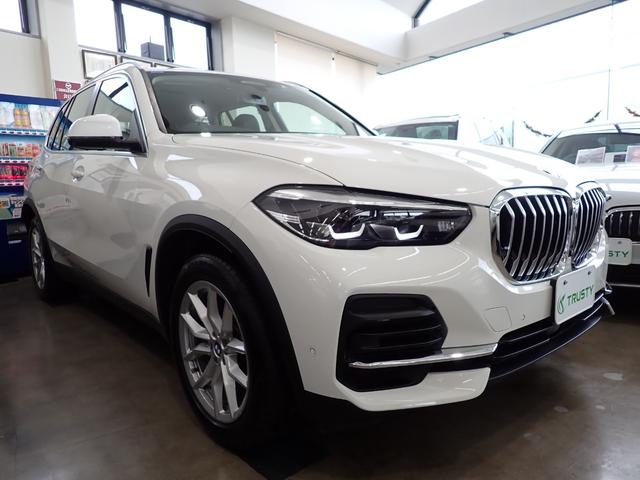 ＢＭＷ在庫保有台数常時１００台以上！ご来店の際はＢＭＷ本店（厚木市下荻野１４０−１）にご来店ください！弊社自慢の全天候型ショールーム！ＢＭＷ在庫保有台数常時１００台以上ございます！