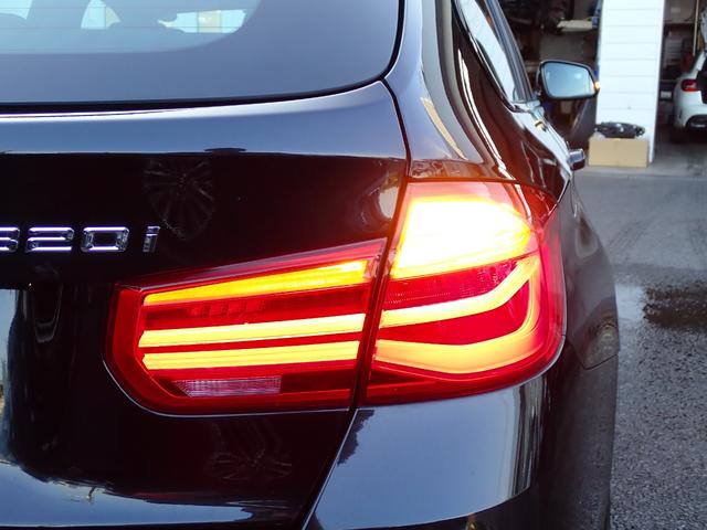 ３シリーズ ３２０ｉツーリング　スタイルエッジｘＤｒｉｖｅ　２００台限定車　後期型　専用１８インチＡＷ（４４１Ｍ／専用グレー塗装）　ＡＣＣ　レーンチェンジＷ　黒革　ヒーター付メモリーパワーシート　アッシュグレインウッドトリム　Ｒ７年８月松本ＢＭＷで車検整備実施（22枚目）